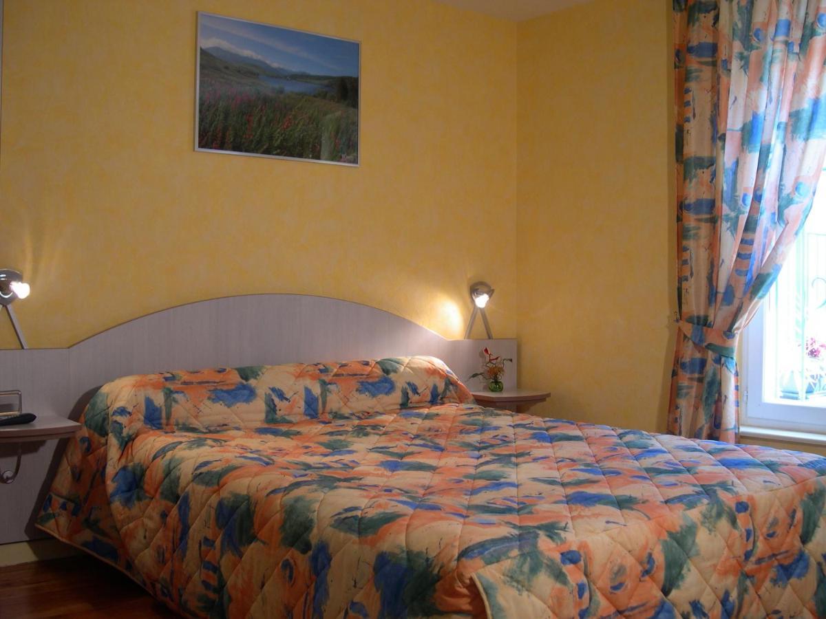 L'Ostalou Hotel Issoire Eksteriør billede