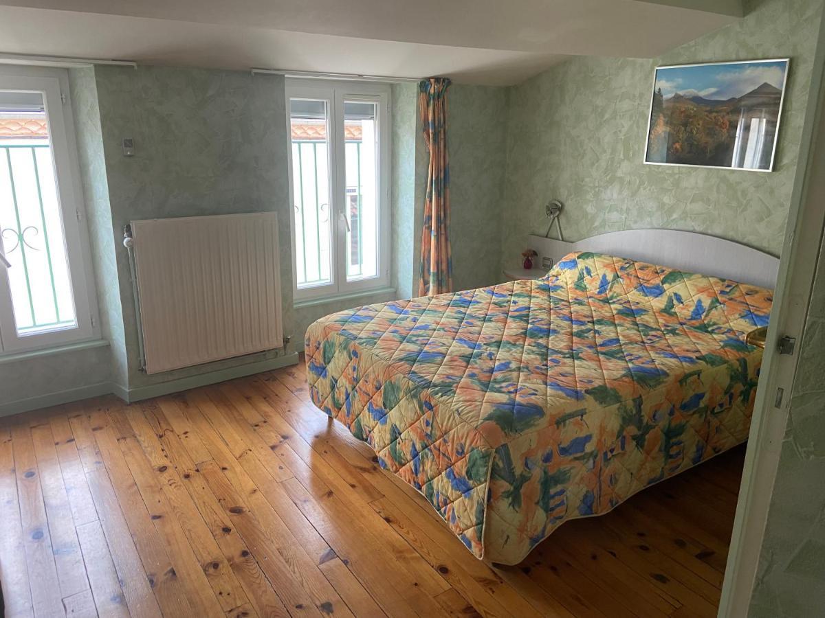 L'Ostalou Hotel Issoire Eksteriør billede