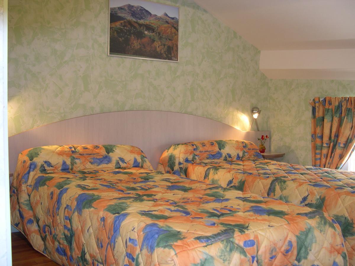 L'Ostalou Hotel Issoire Eksteriør billede