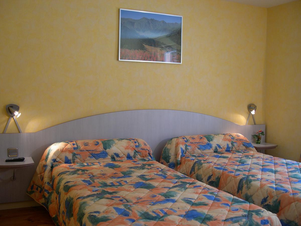 L'Ostalou Hotel Issoire Eksteriør billede