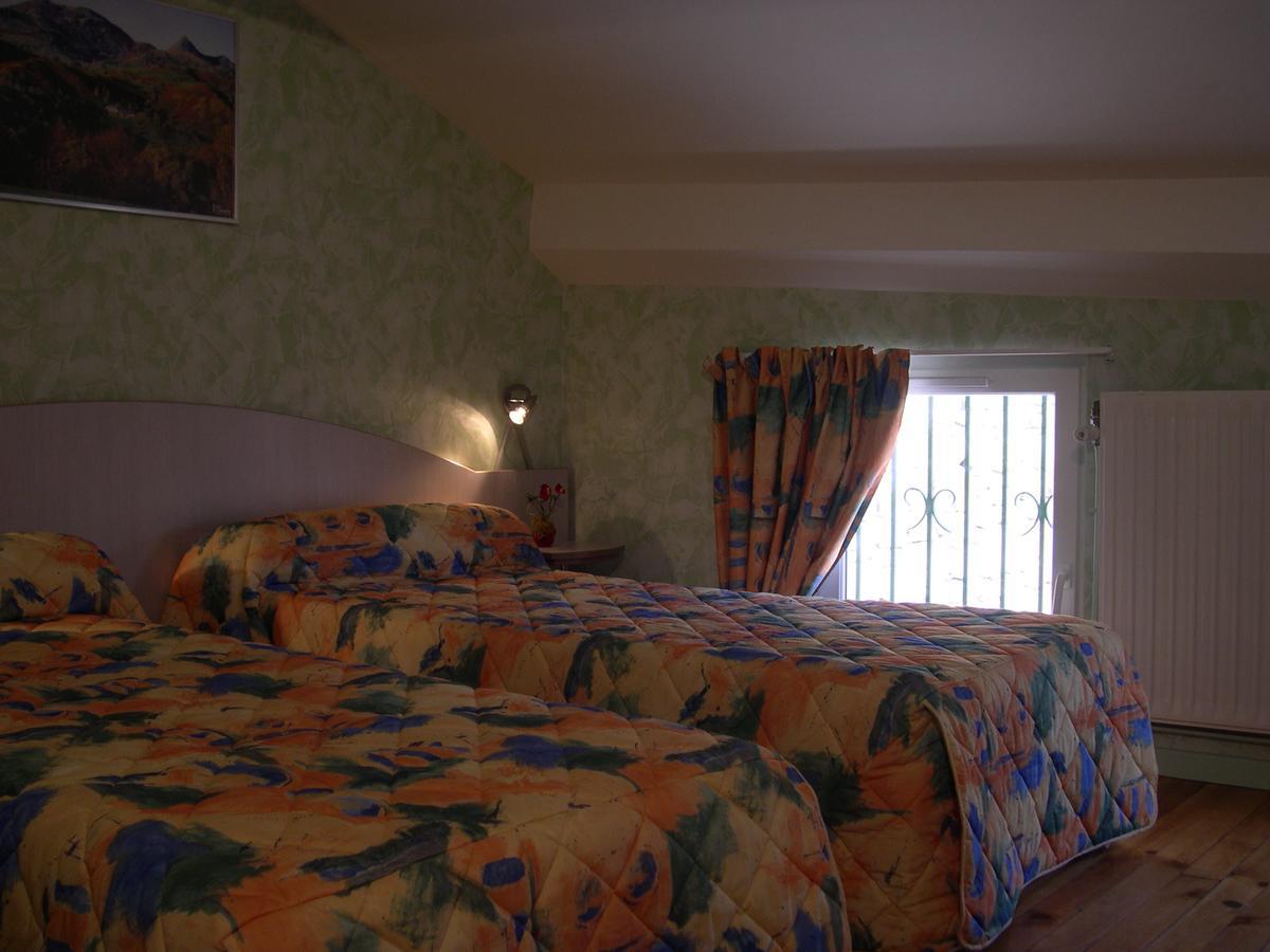 L'Ostalou Hotel Issoire Eksteriør billede