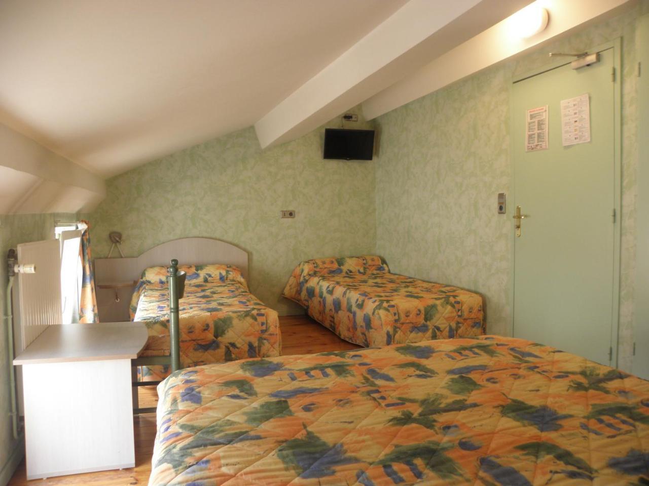L'Ostalou Hotel Issoire Eksteriør billede