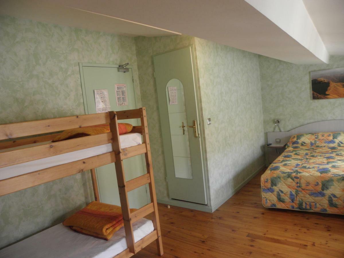 L'Ostalou Hotel Issoire Eksteriør billede